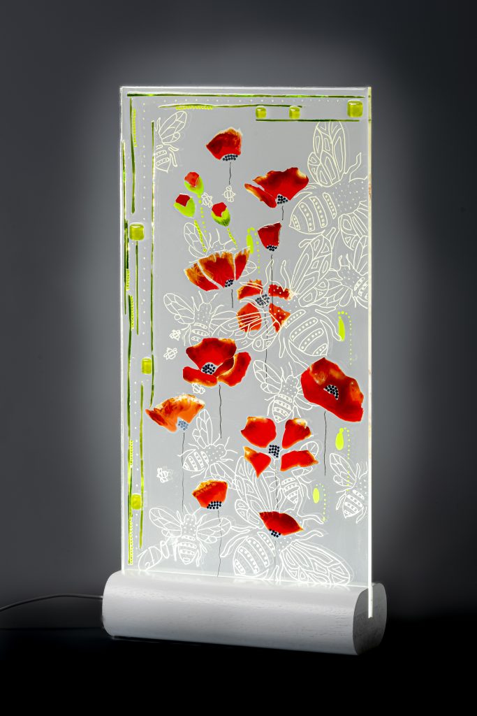 Mariage de coquelicots et abeilles